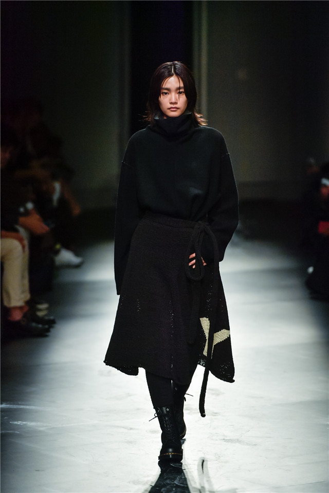 1559125528043030711.jpg RUNWAY_SELECT_190525_0011_副本.jpg
